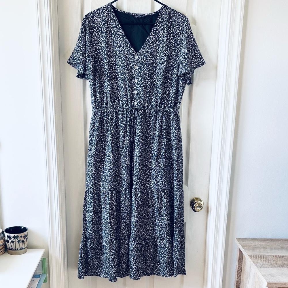 Chic Black and White Floral Midi Dress